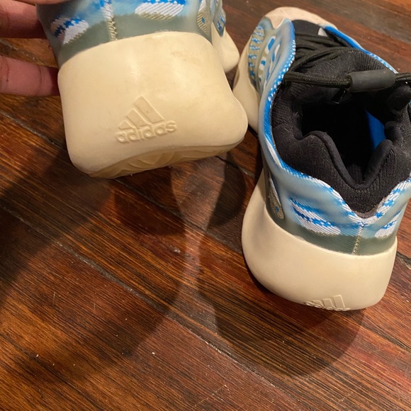 YEEZY 700 V3 'ARZARETH' - Picture 7 of 7